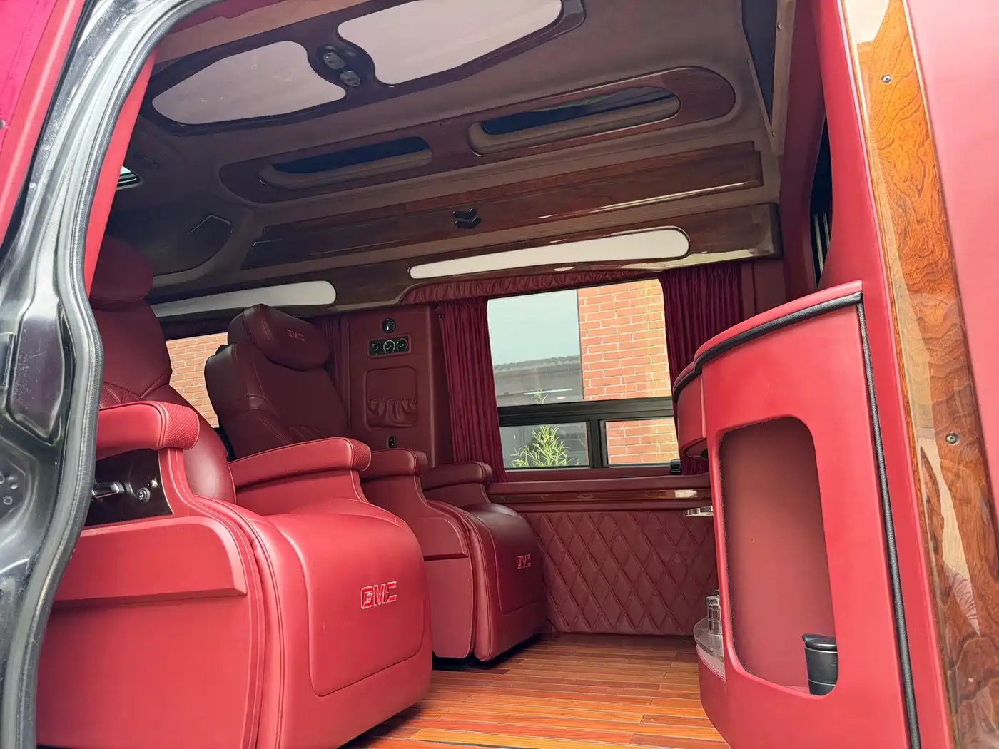 GMC Savana 2010 2011 Model 6.0L Business Star 7-seater