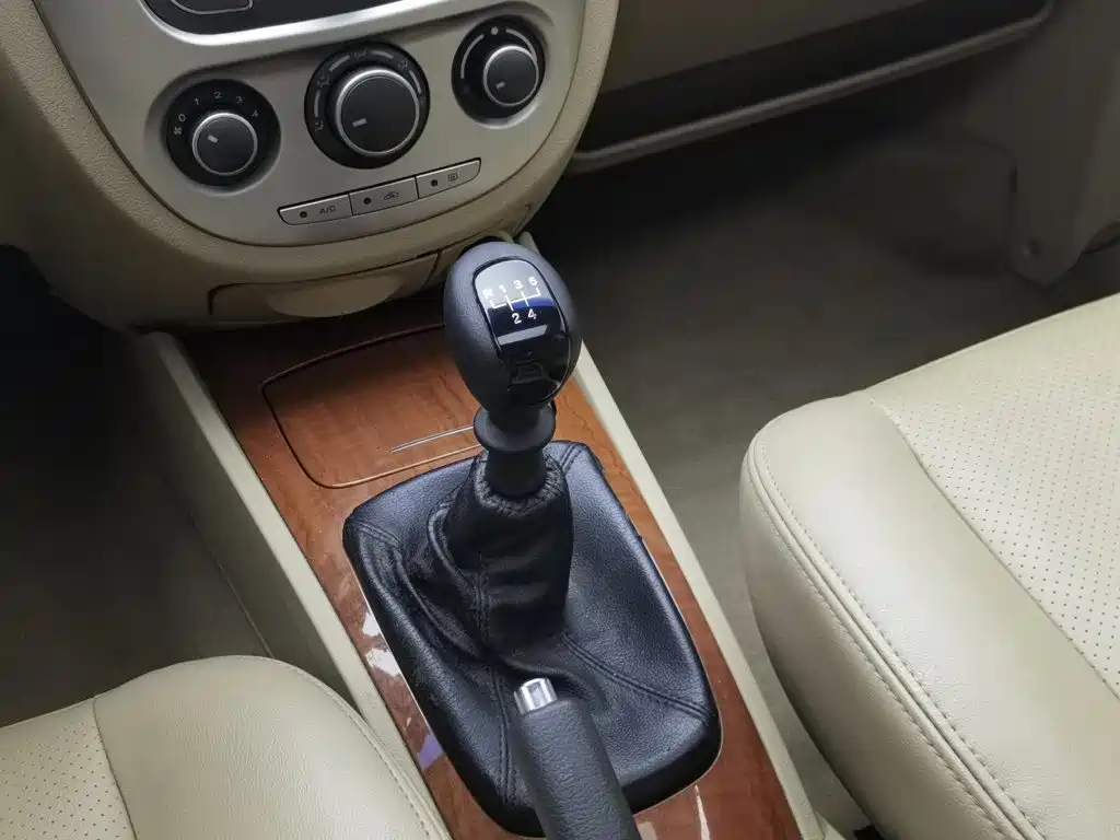 Photo 13 - Buick Excelle
