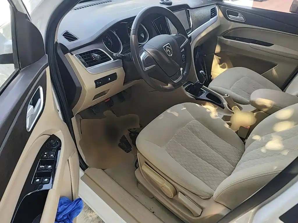 Photo 16 - Baojun 730