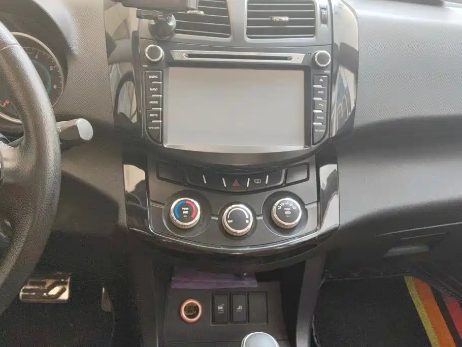 Landwind X5 2014 2014 2.0T Automatic Pioneer Edition
