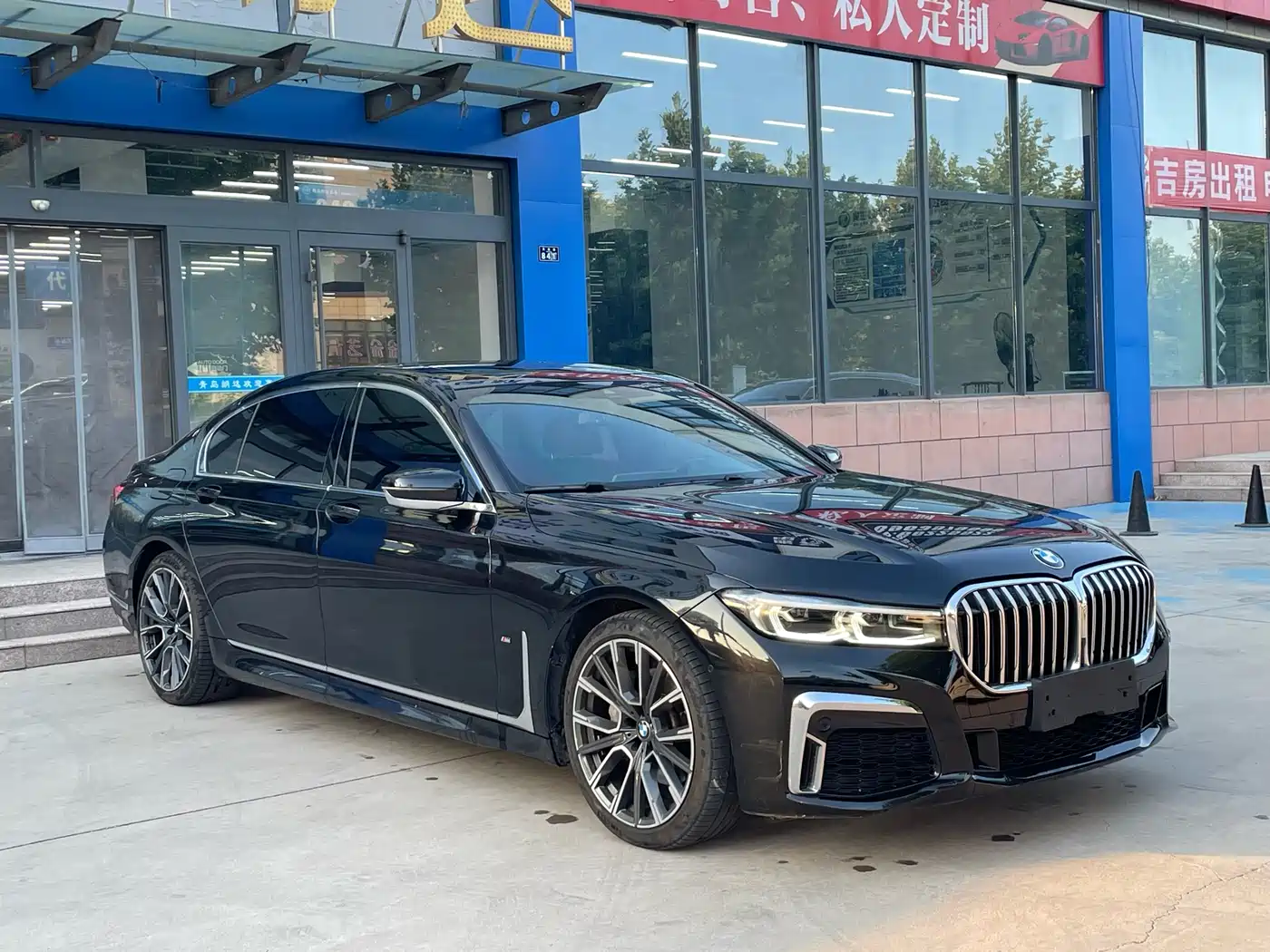 BMW 7 Series 2021 Model 740Li Leading M Sport Package фото 3