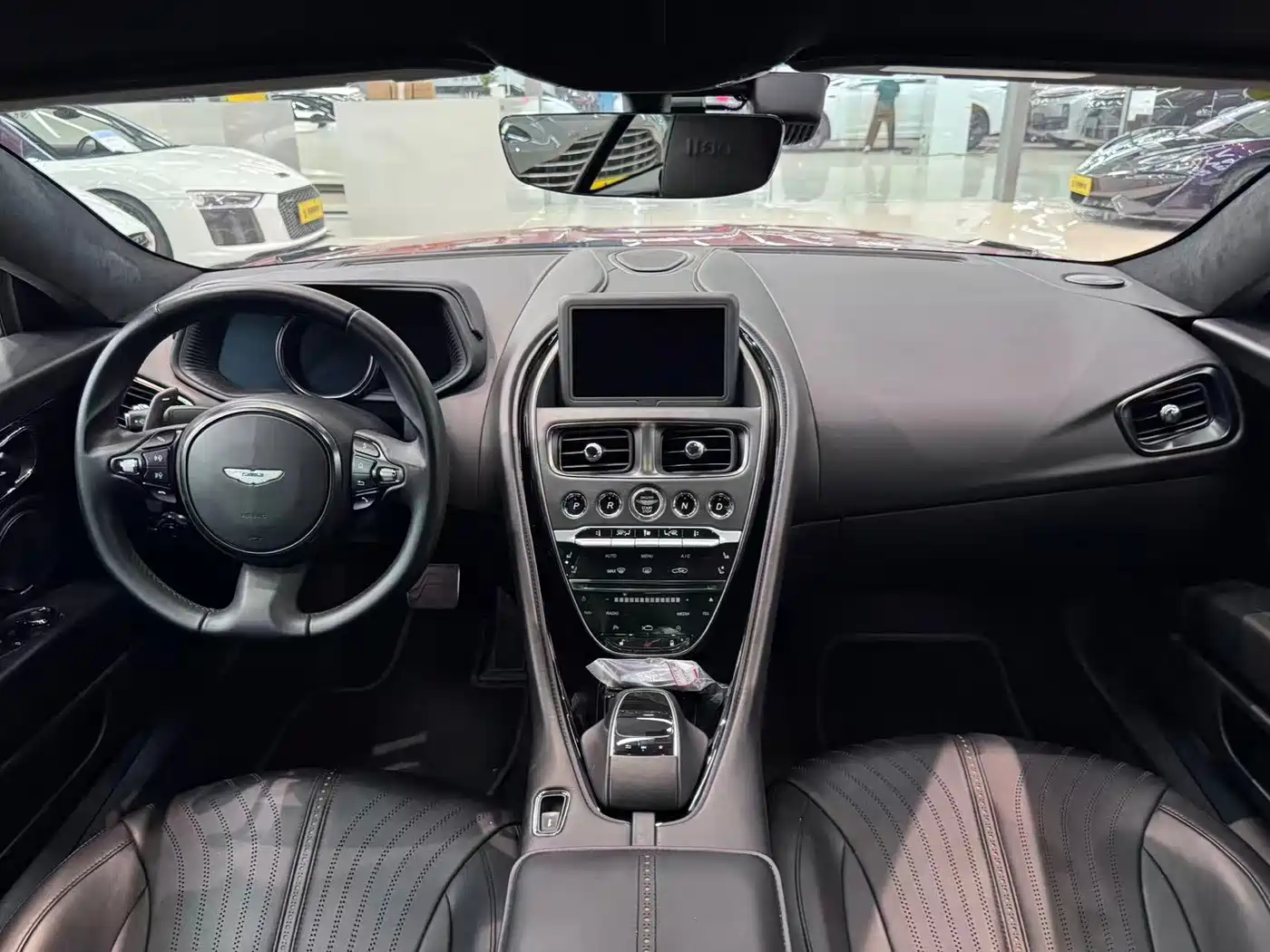 Aston Martin DB11 2017 2016 5.2T Launch Edition
