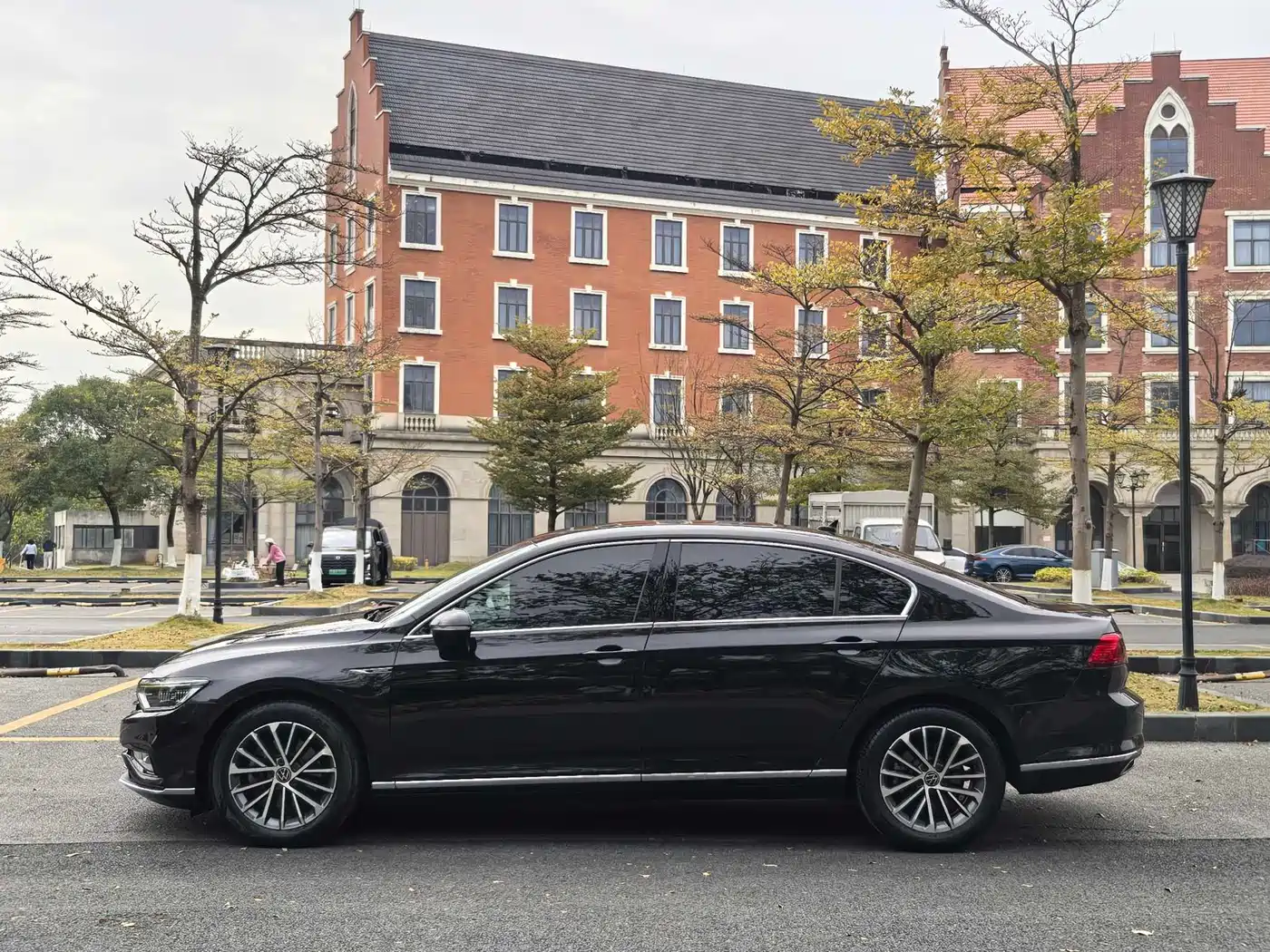 Volkswagen Magotan 2020 330TSI DSG Luxury фото 4