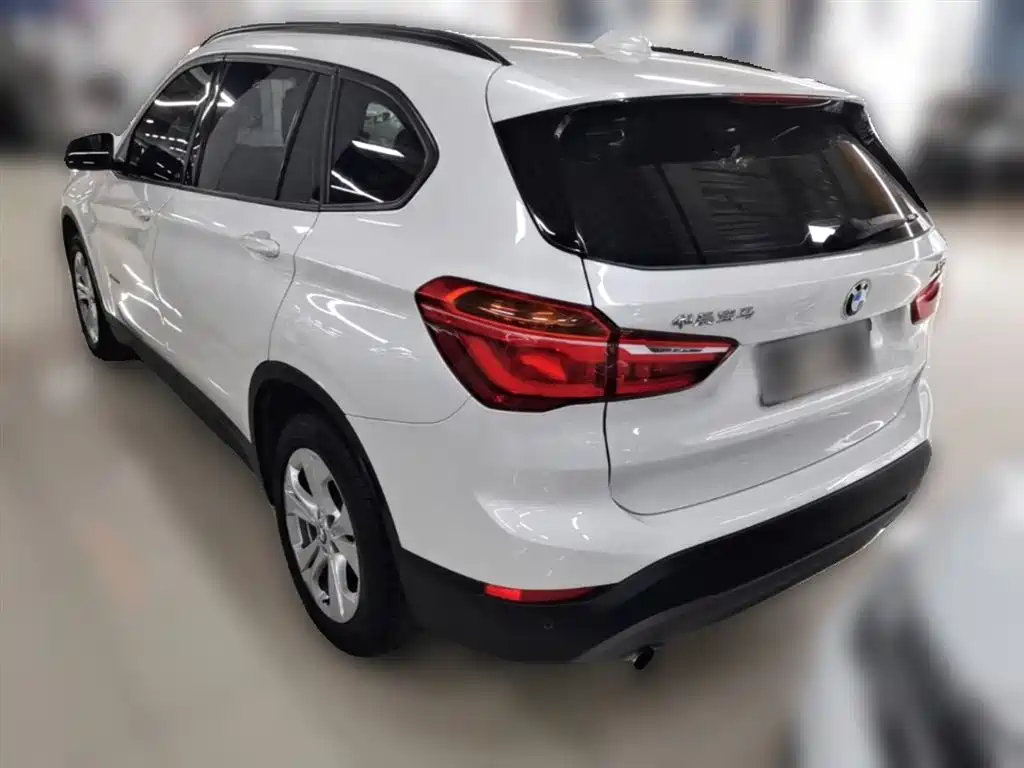 BMW X1 2016 sDrive18Li Premium Model фото 9