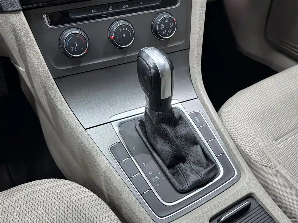 Volkswagen Golf 2015 1.4TSI Automatic Comfort фото 11