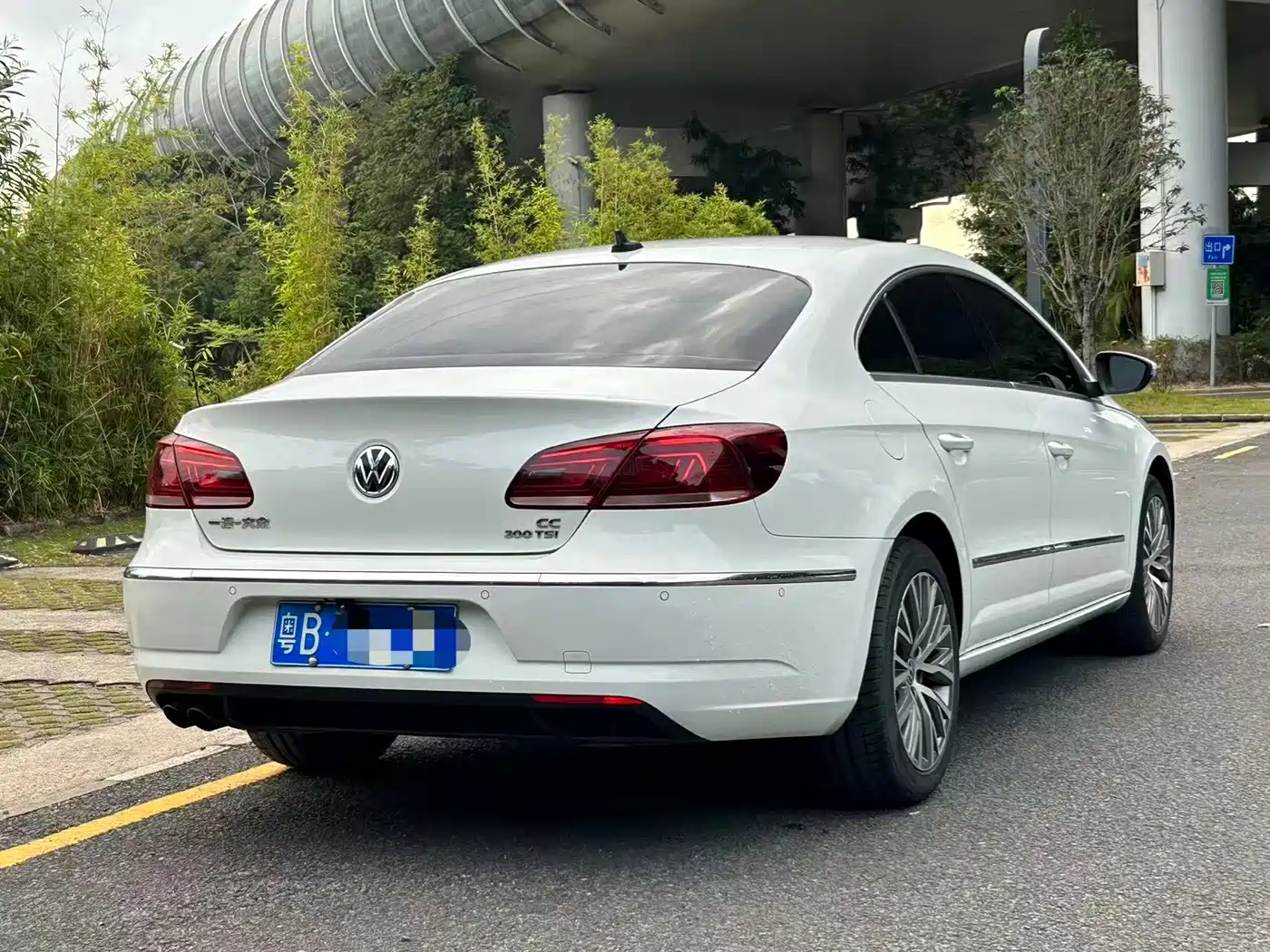 Volkswagen FAW-Volkswagen CC 2018 1.8TSI Luxury фото 6