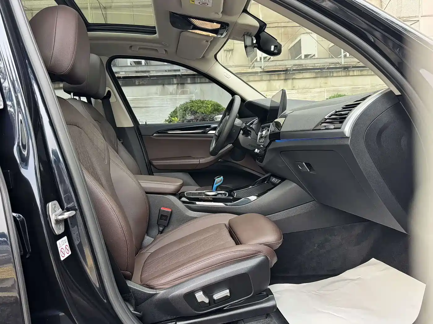 BMW iX3 2022 Leading Edition фото 4