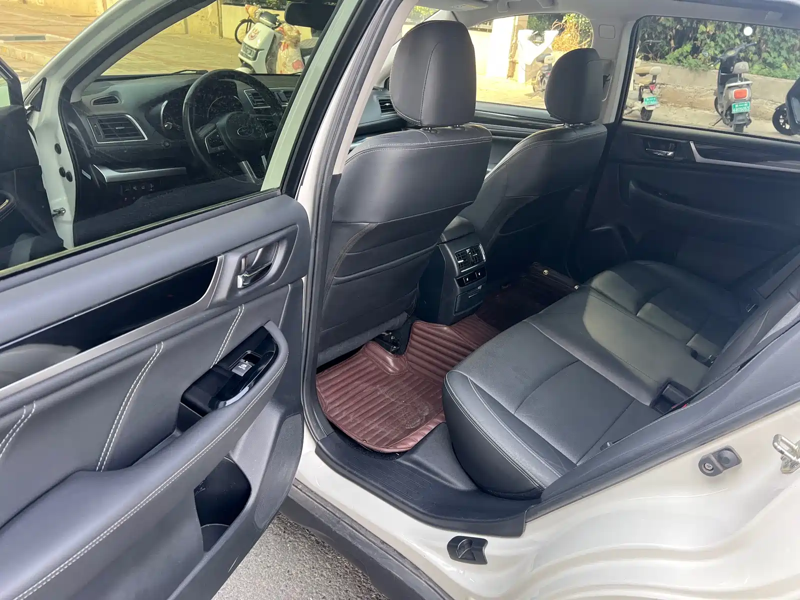 Фото 8 - Subaru Outback