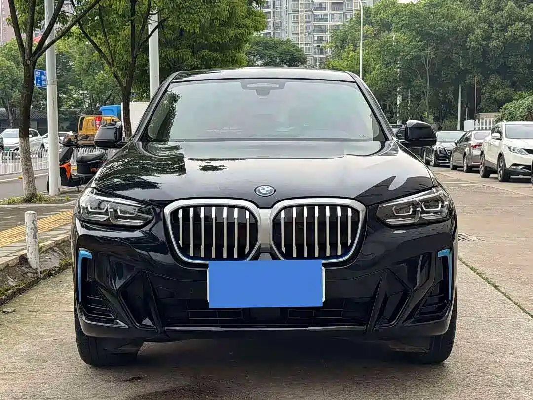 BMW iX3 2022 Leading Edition фото 2