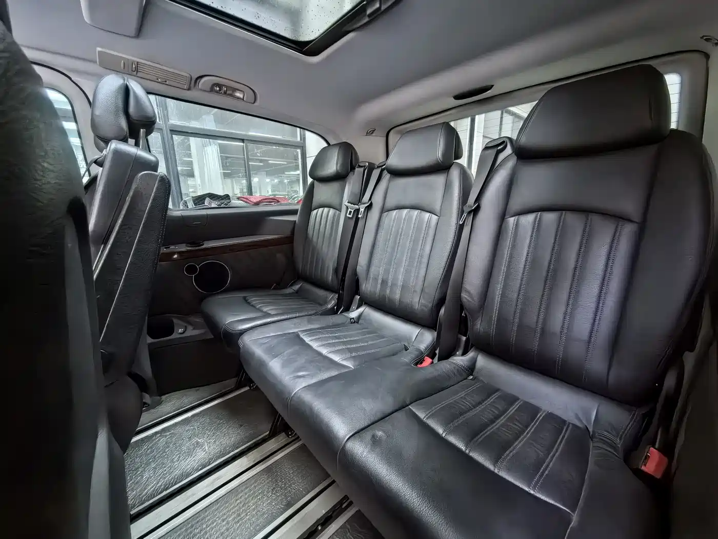 Mercedes-Benz Viano (Import) 2011 3.5L 125th Anniversary Edition 7-Seater фото 13