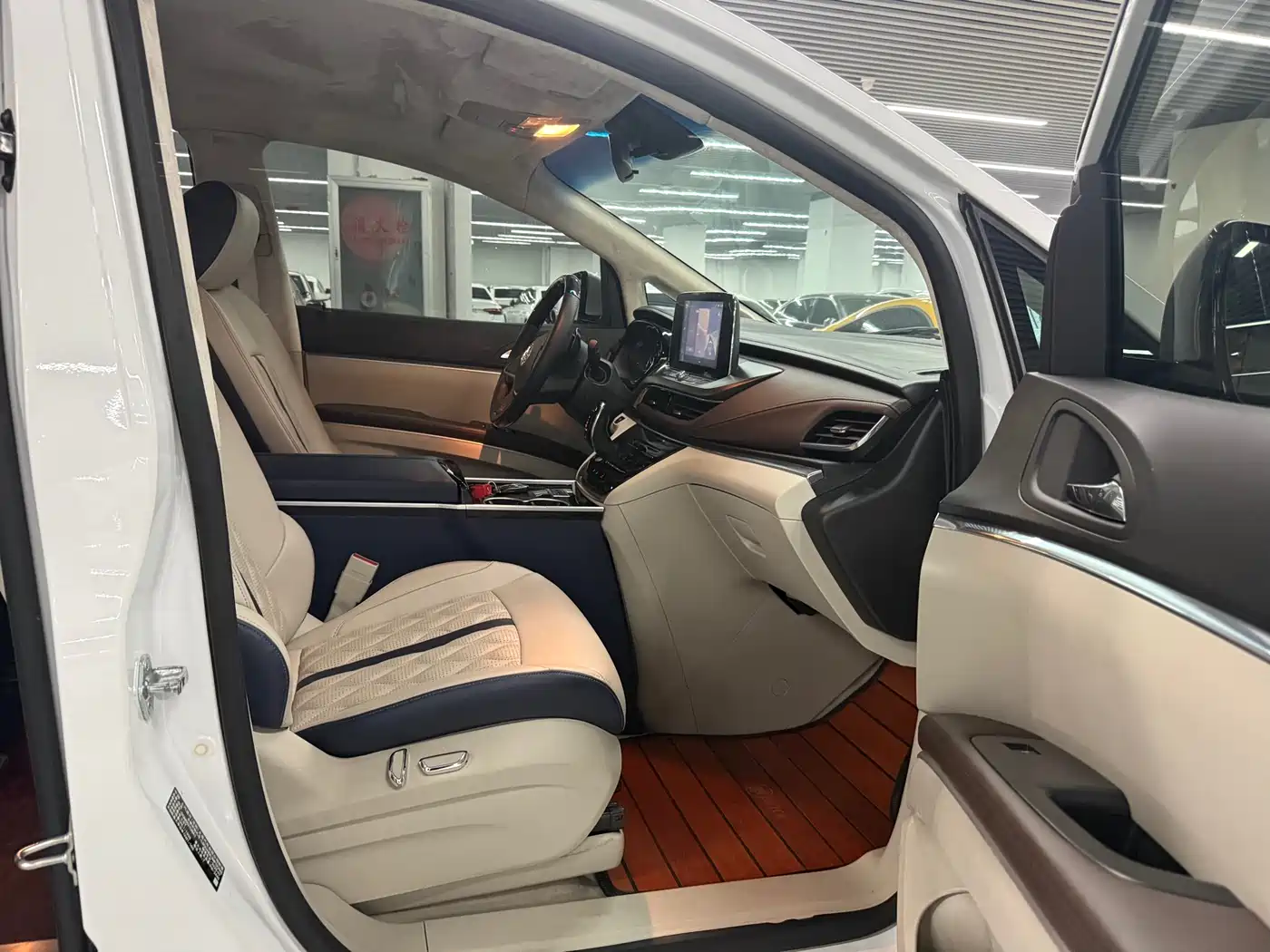 Buick GL8 2020 Model Land Business Class 652T Comfort фото 5