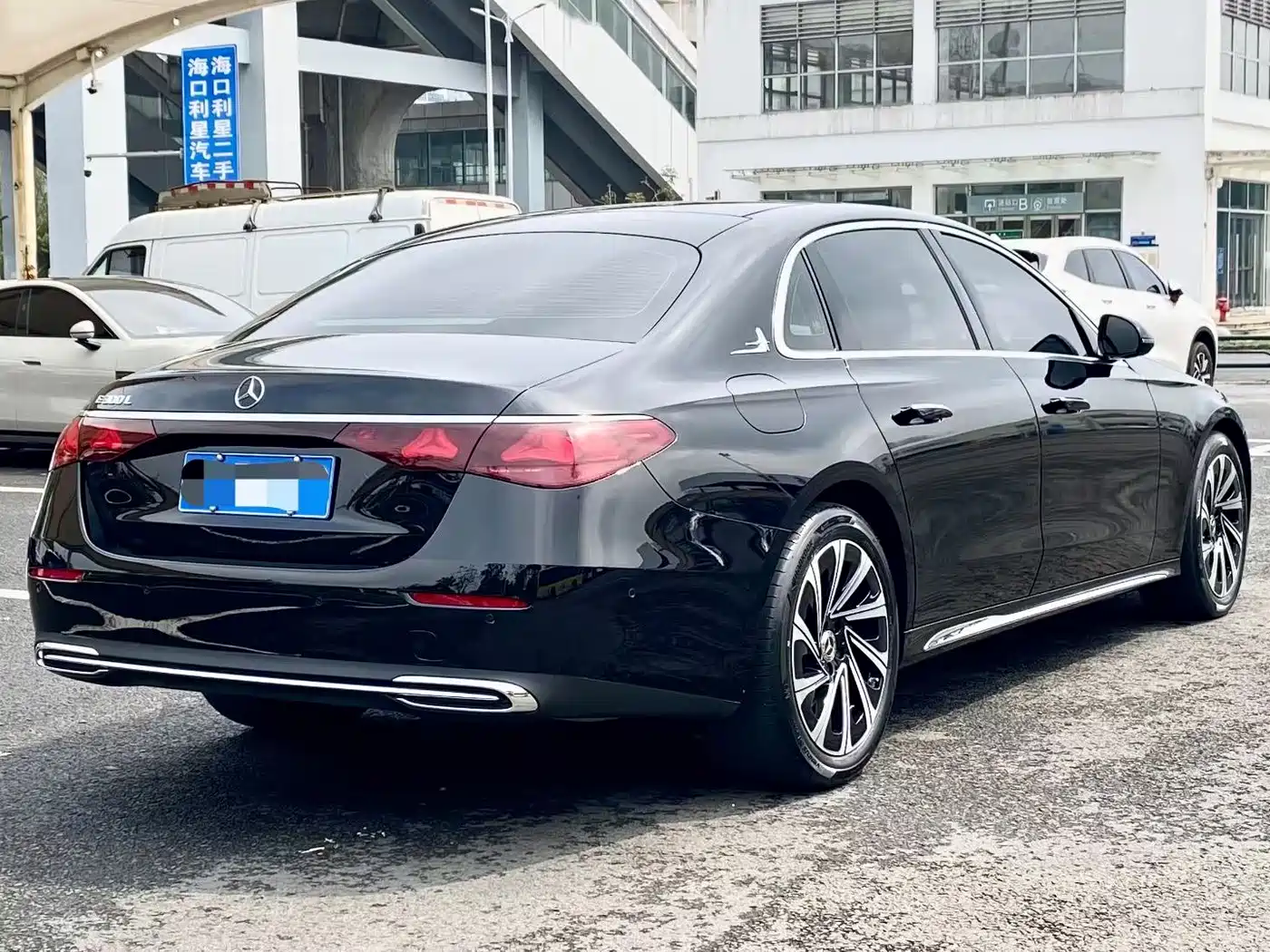 Mercedes-Benz E-Class 2024 Model E 300 L Luxury фото 6
