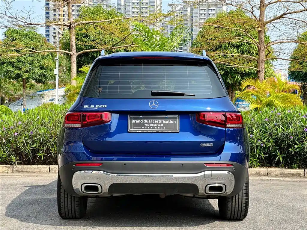 MERCEDES-BENZ GLB