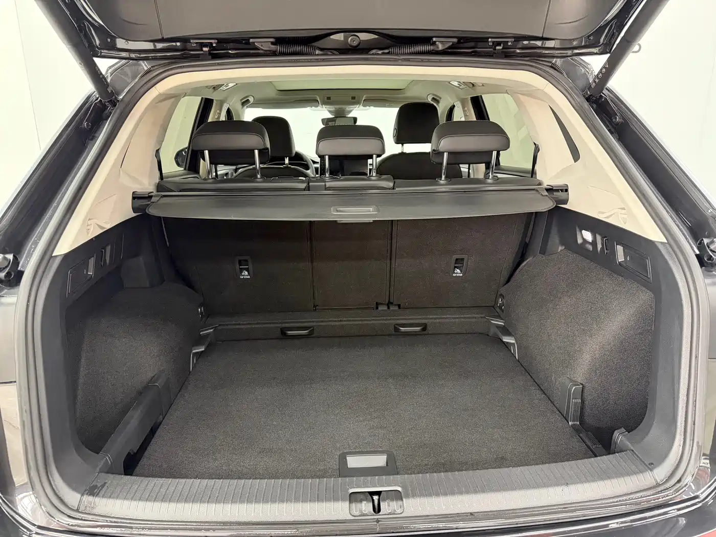 Volkswagen Tayron 2023 280TSI 2WD Luxury Plus Advanced Edition фото 20