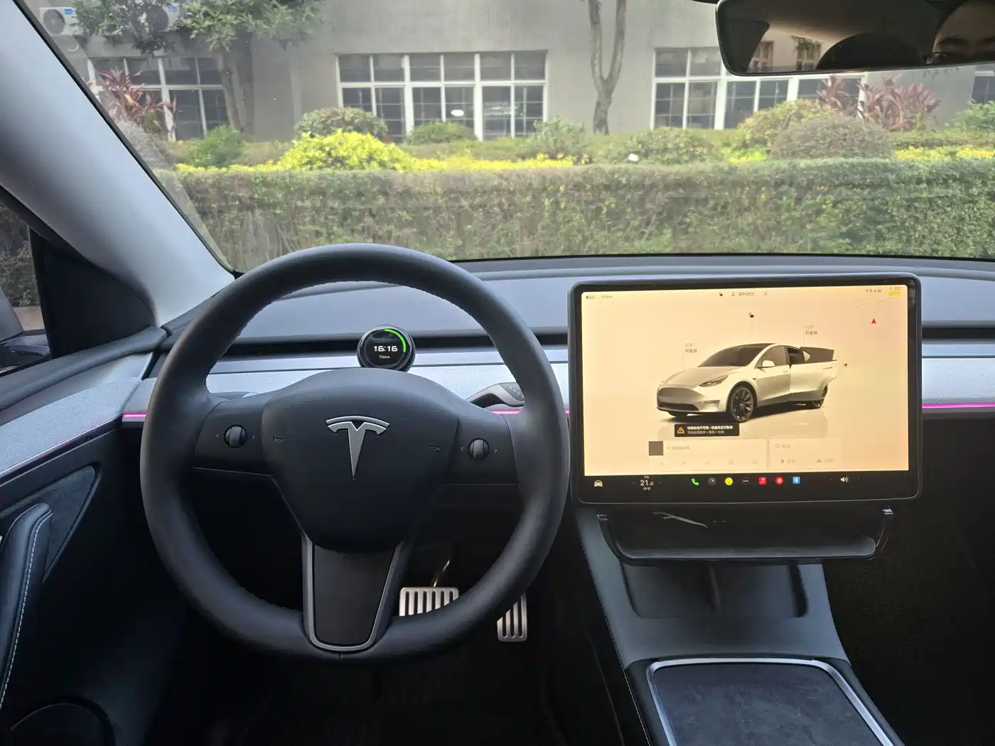 TESLA MODEL Y