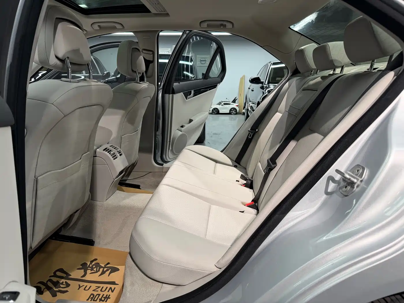 Mercedes-Benz C-Class 2011 C 180K Classic фото 10