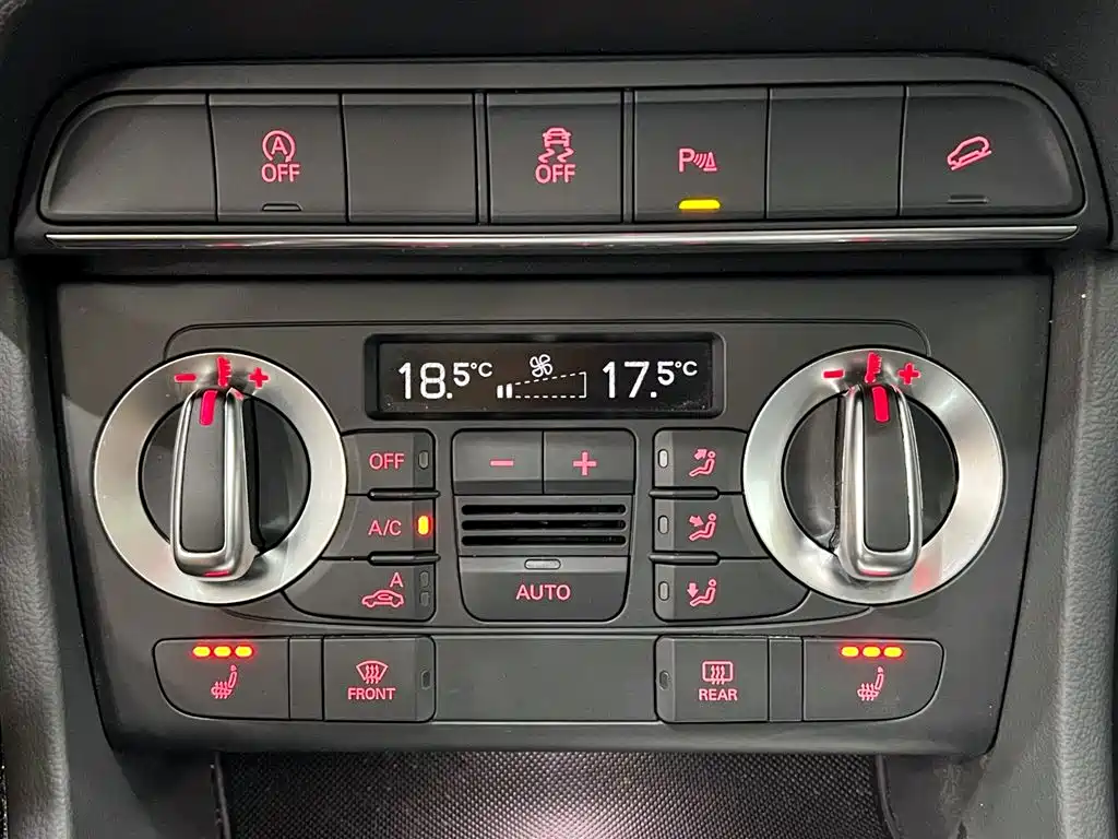 Audi Q3 2015 35 TFSI quattro Technology фото 9