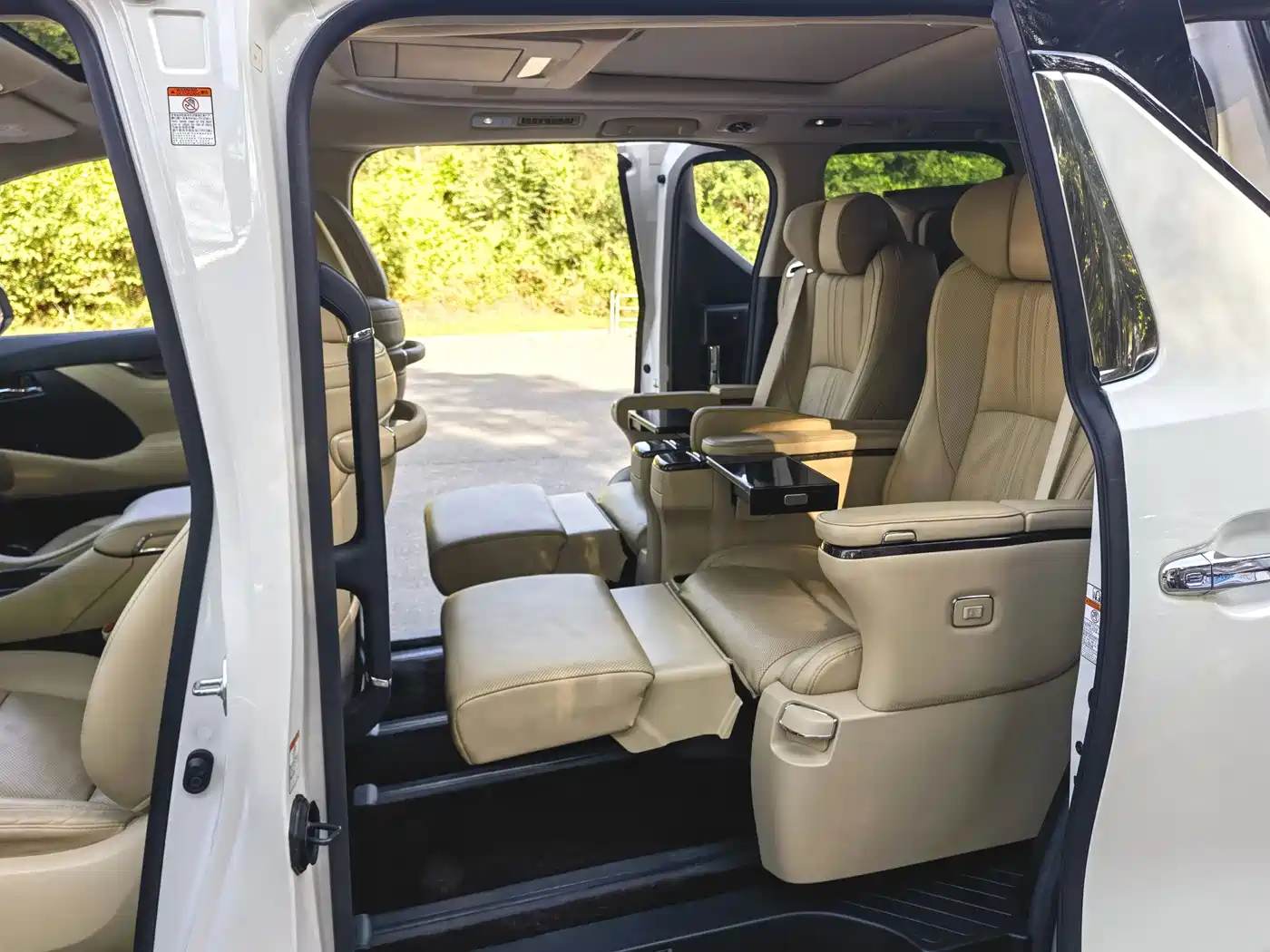 Toyota Vellfire 2020 Twin Engine 2.5L HV Premium Edition фото 10