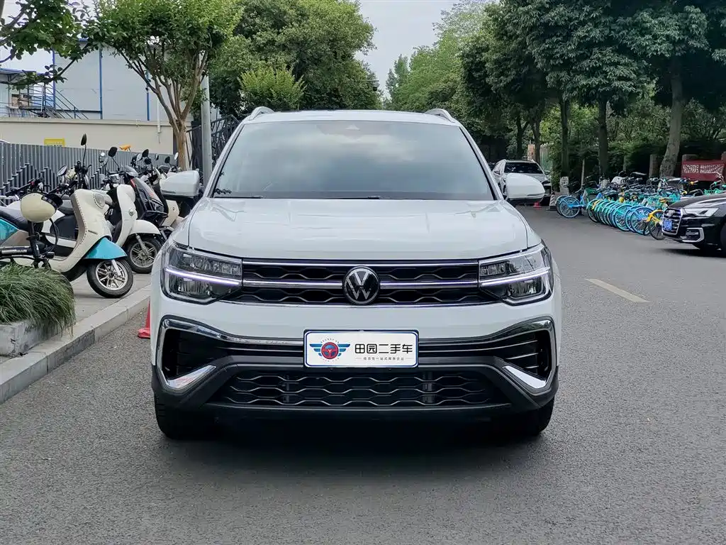 Volkswagen Tharu 2024 300TSI 2WD Bright Moon Edition фото 2