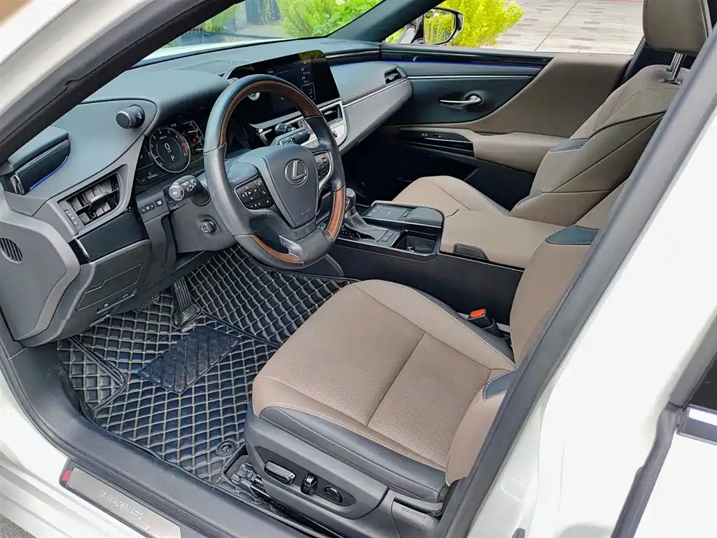 Lexus ES 2021 200 Luxury Edition фото 7