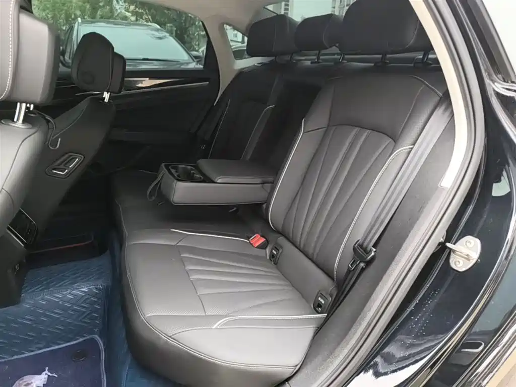 Volkswagen Passat 2024 330TSI Elite Edition фото 17