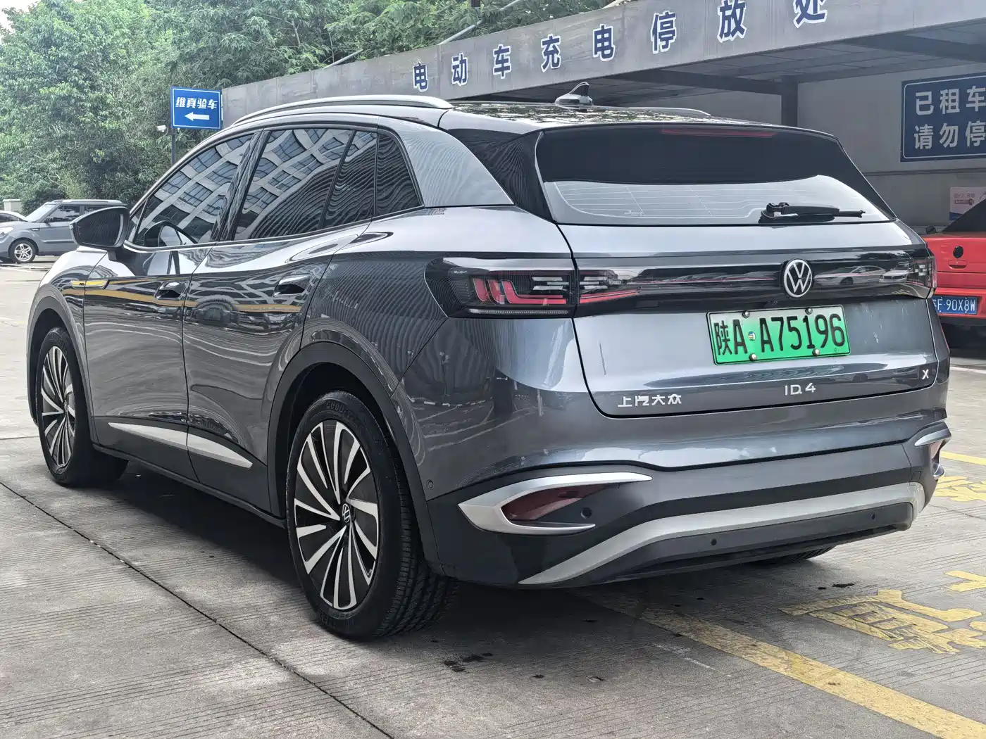 Volkswagen ID.4 X 2022 Smart Long Range Edition фото 7