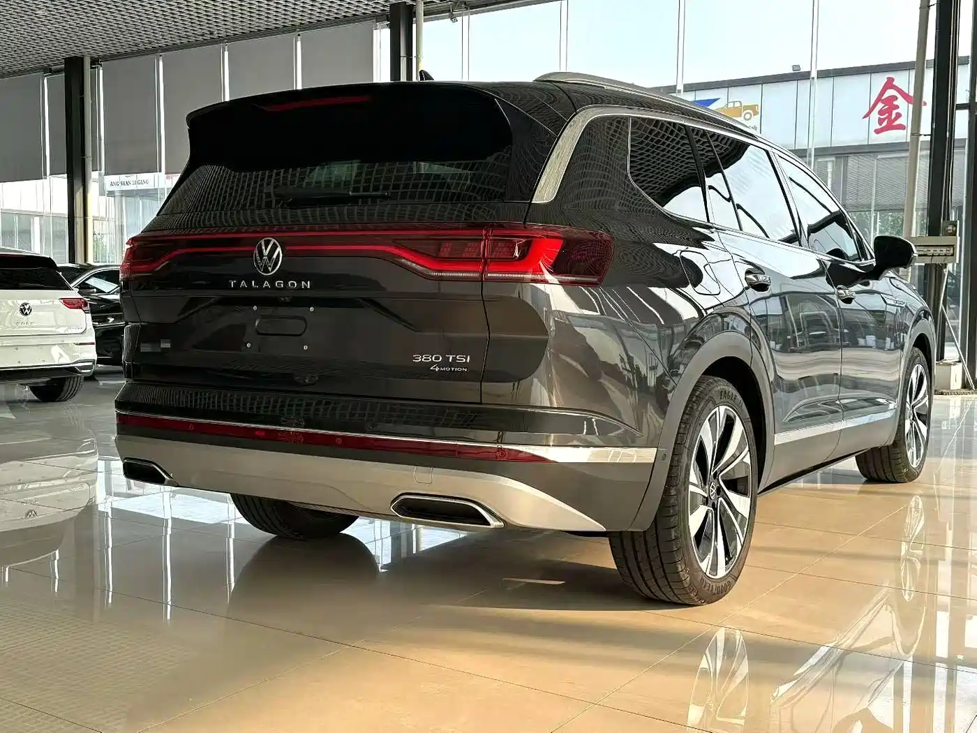 Volkswagen Talagon 2023 Facelift 380TSI 4WD Luxury Premium Pro Edition 6-Seater фото 3