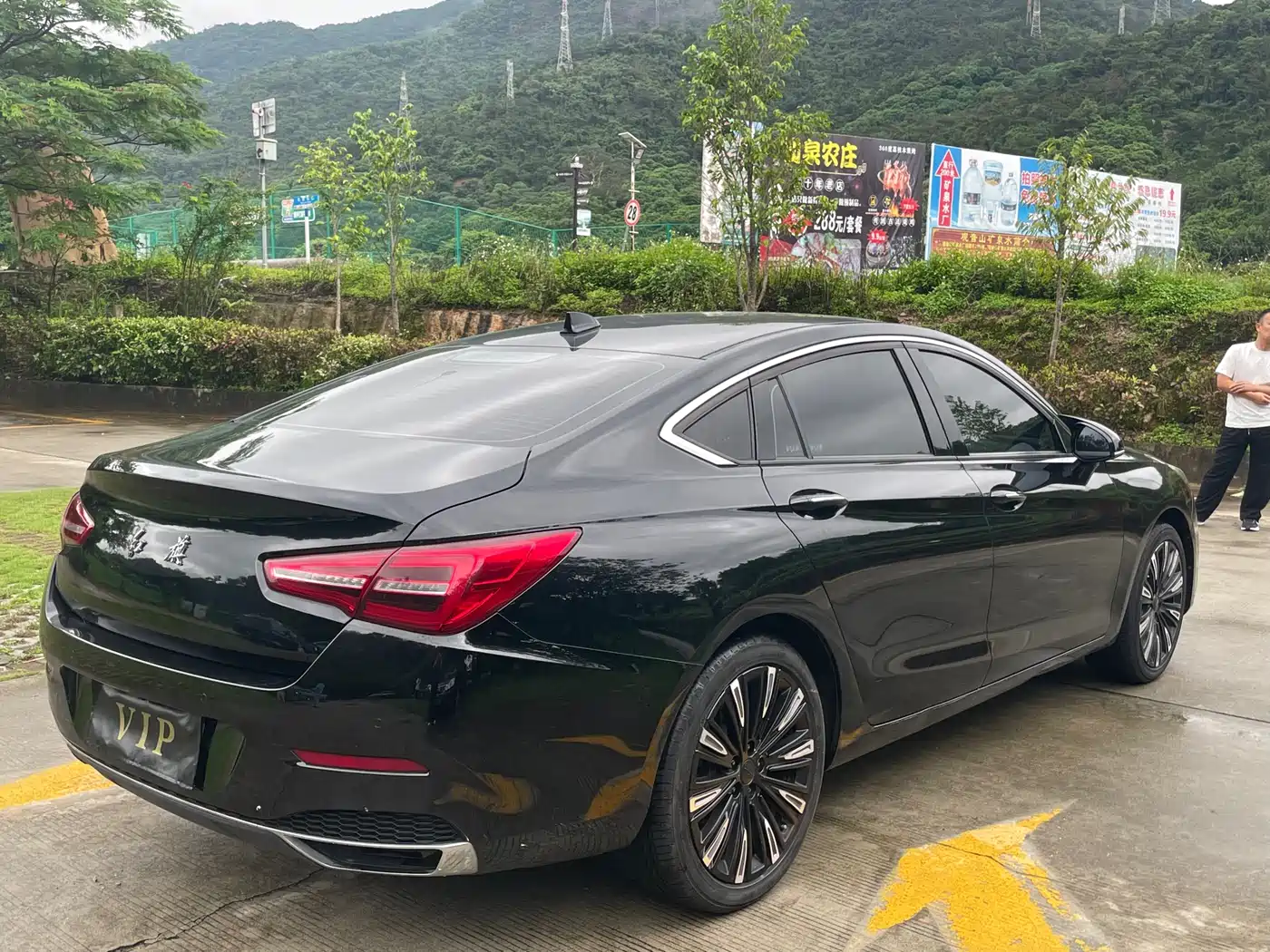 Hongqi H5 2022 Classic 1.5T DCT Flag Rhythm Edition фото 13