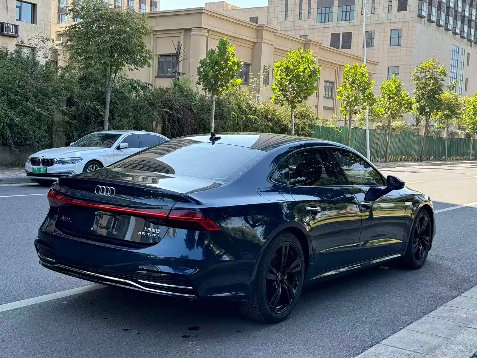 Фото 6 - Audi A7L