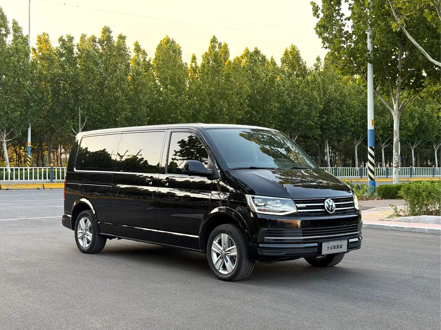 Фото 3 - Volkswagen Caravelle