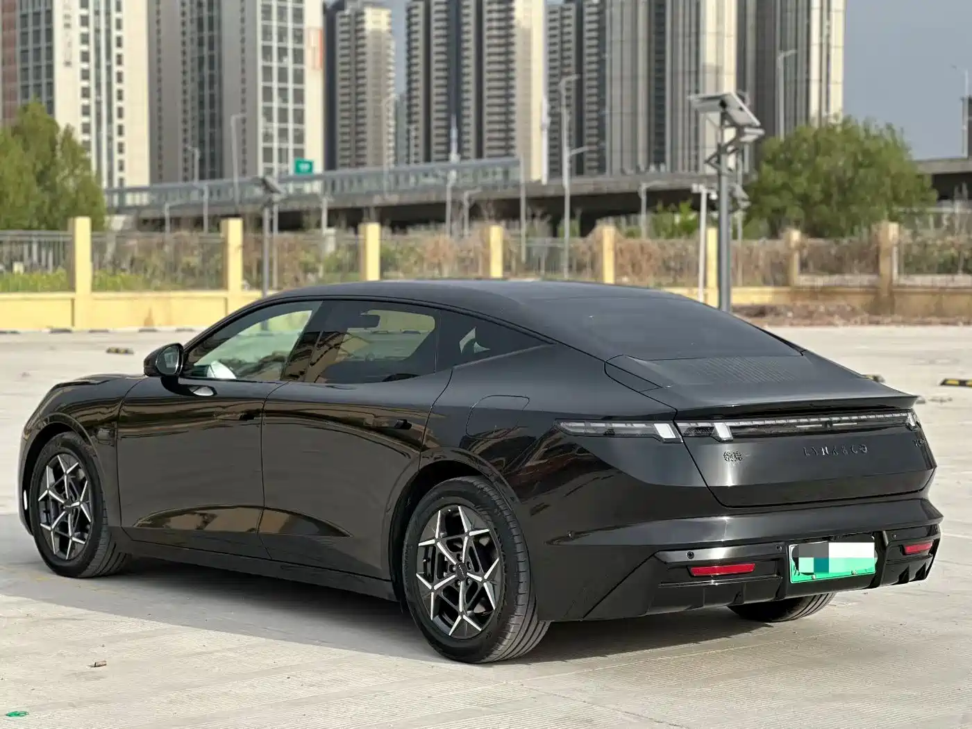 Lynk & Co 10 EM-P 2025 Model 120km Base Version фото 8