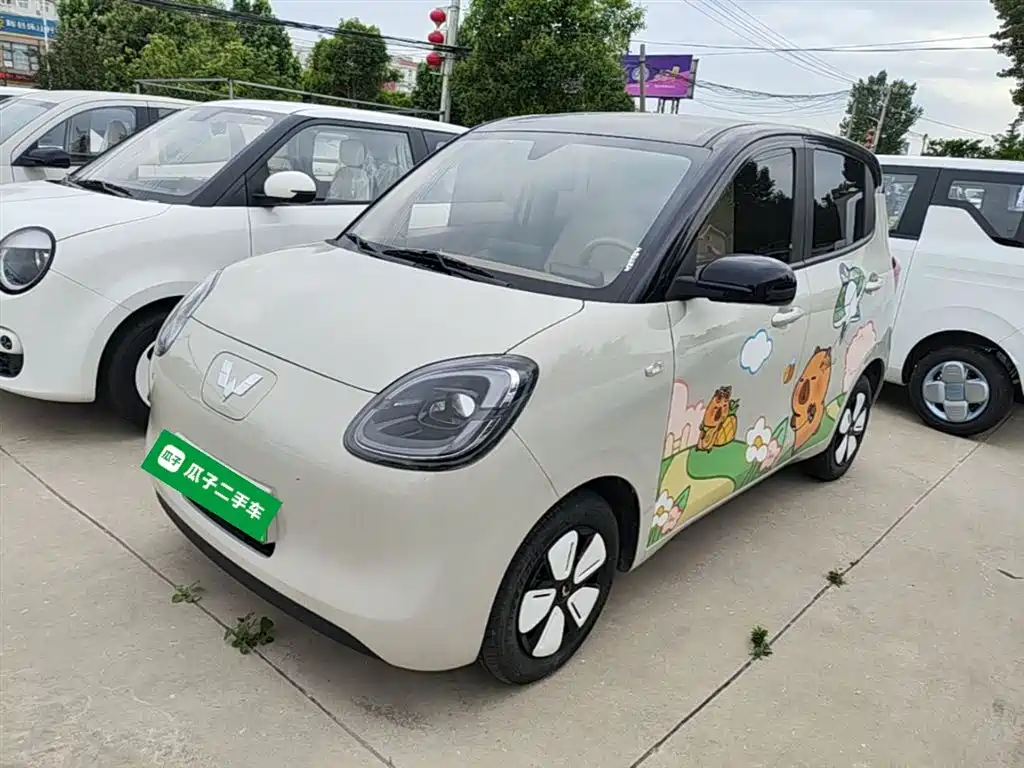 Wuling Motors Hongguang MINIEV 2025 4-Door Premium Edition