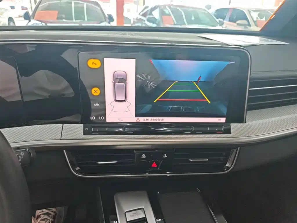 Volkswagen Talagon 2023 330TSI Luxury Touring Edition фото 13