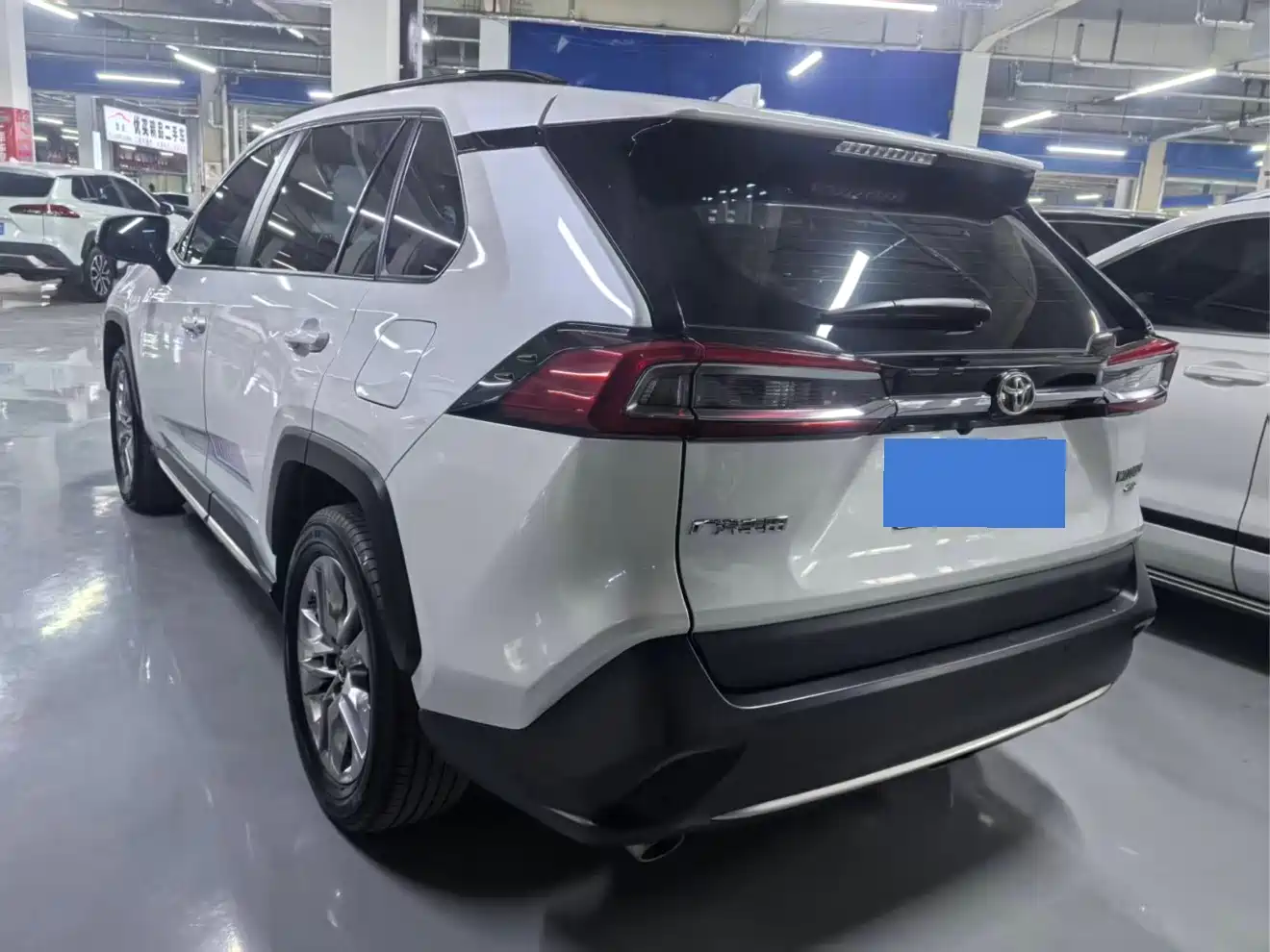 Toyota Wildlander 2020 2.0L CVT AWD Luxury Edition фото 17