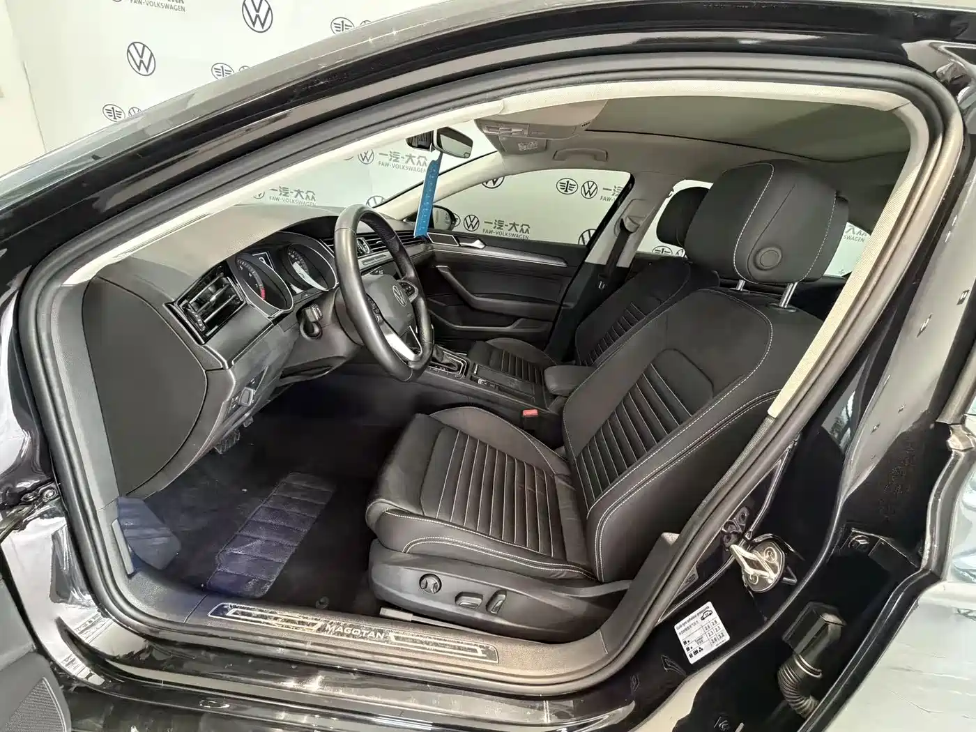 Volkswagen Magotan 2020 330TSI DSG Leading фото 2