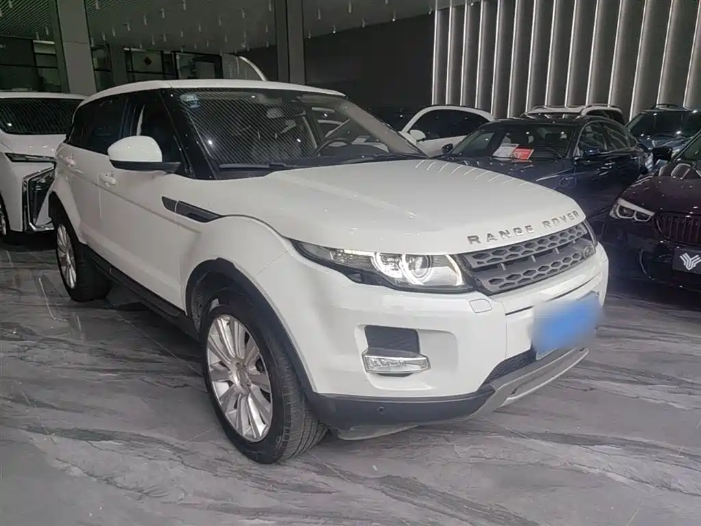 Land Rover Range Rover Evoque 2015 2.0T 5-Door Intelligent Edition фото 4