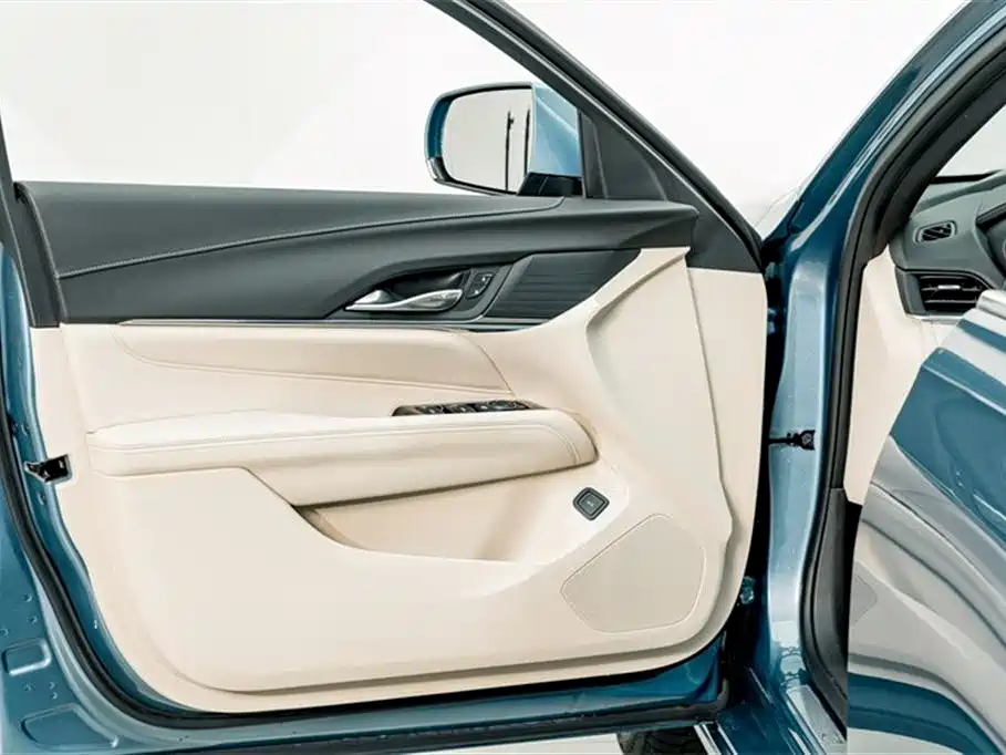 CADILLAC CT4