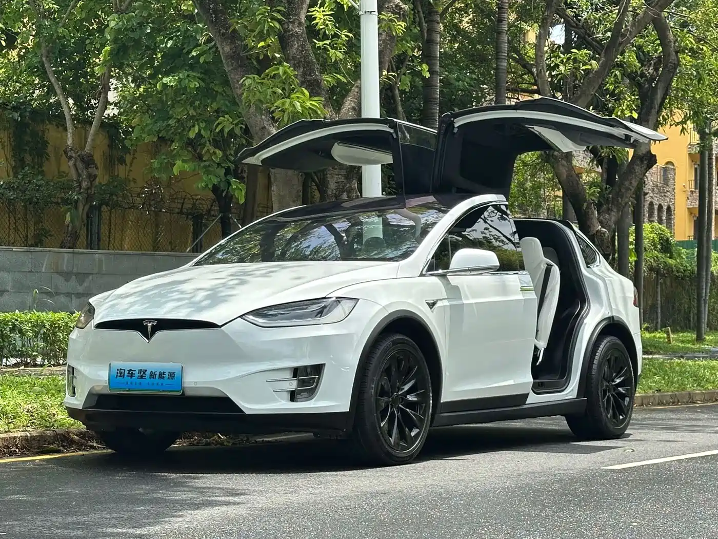 Tesla Model X