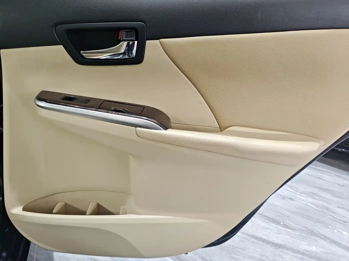 Toyota Camry 2015 2.0E Elite Edition фото 12