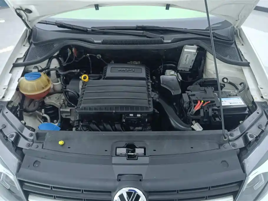 Volkswagen Polo 2016 1.4L Automatic Trend фото 10