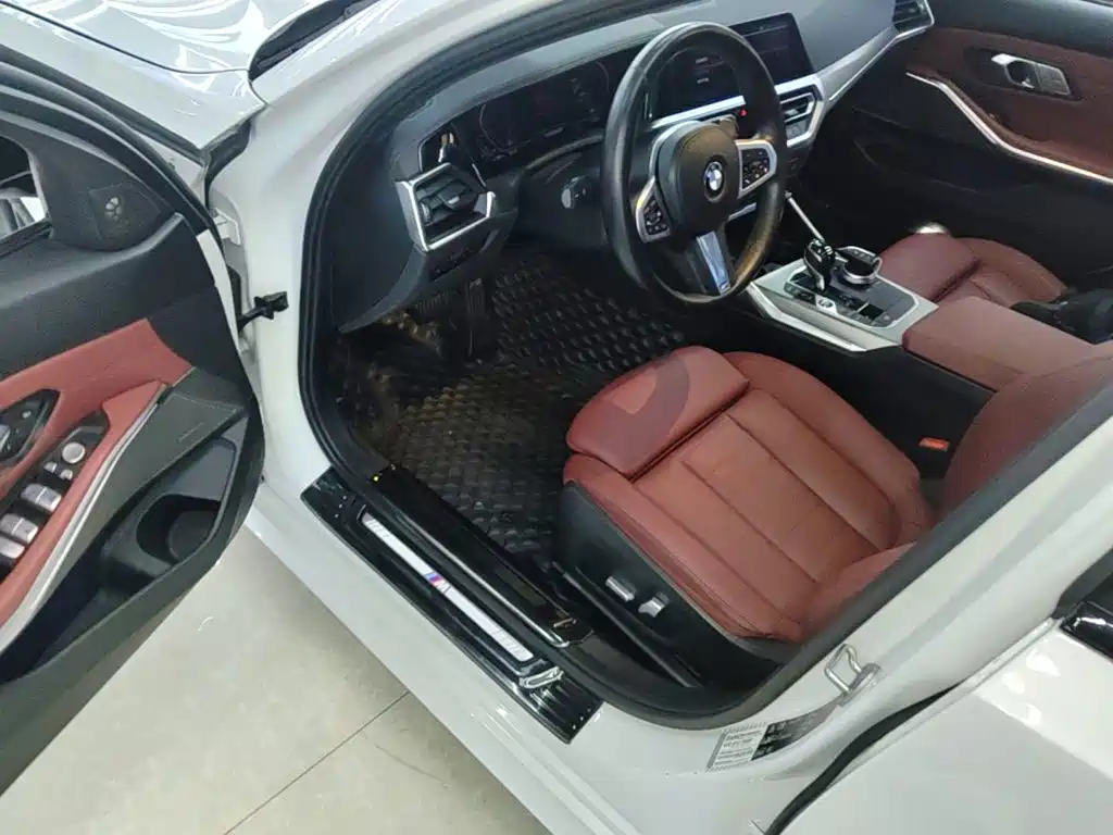 صورة 16 - BMW 3 Series