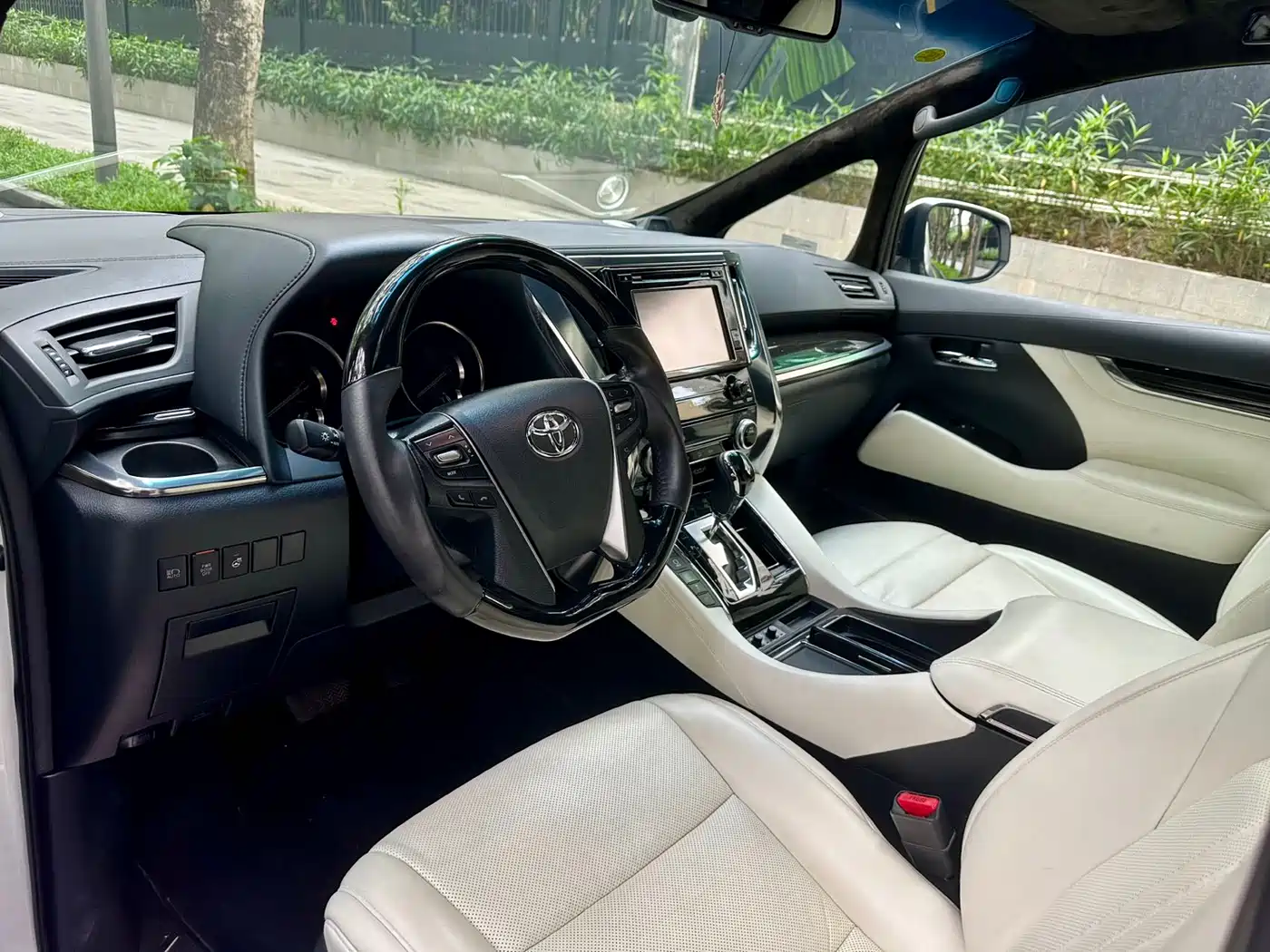 Toyota Alphard 2018 Facelift 3.5L Premium Edition фото 5