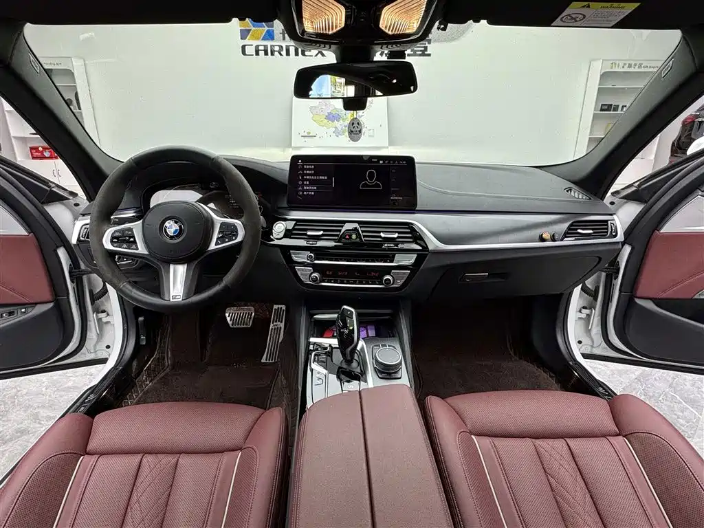 BMW 5 Series New Energy 2021 535Le Pioneer Edition M Sport Package фото 9