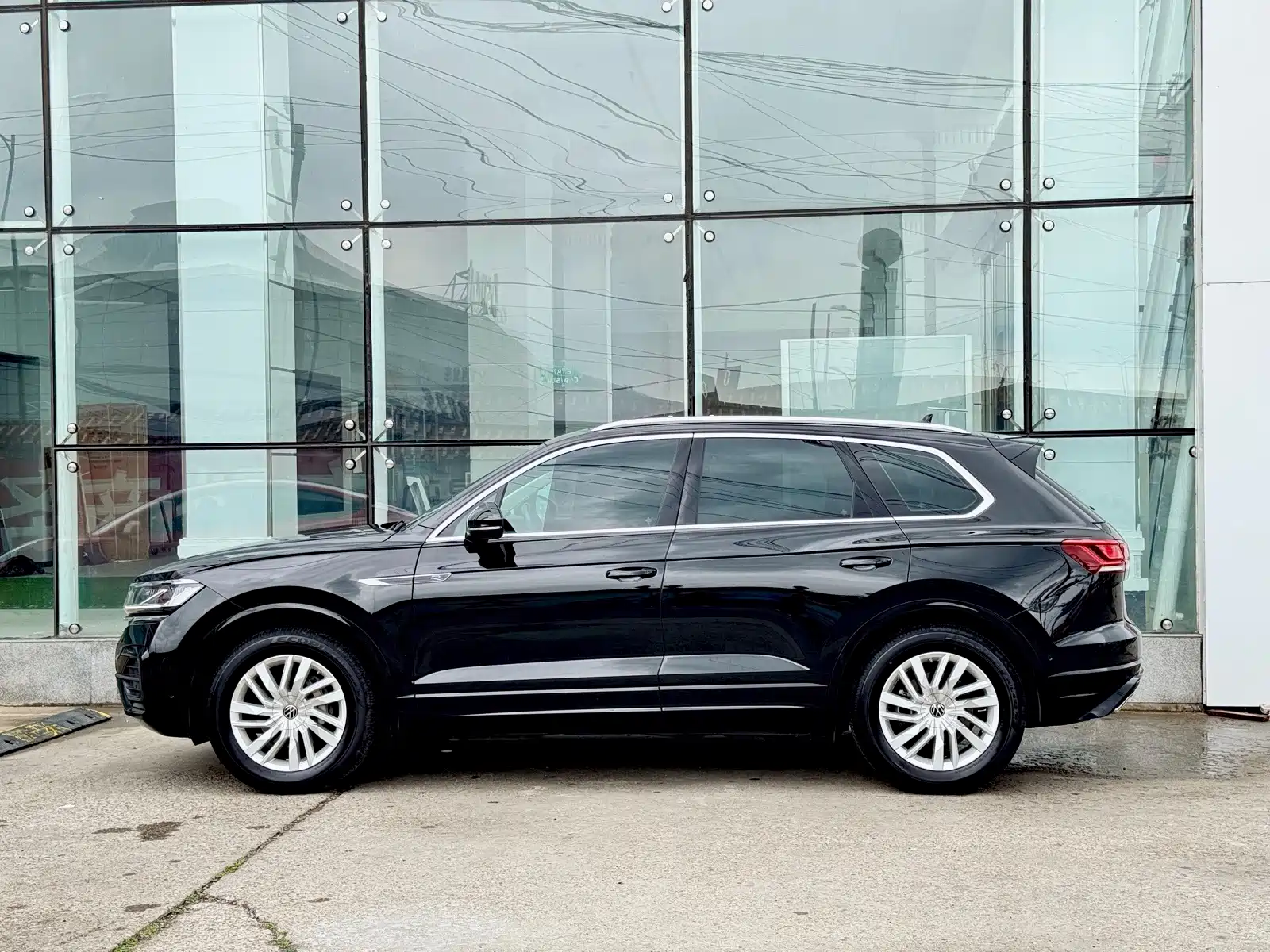 Фото 8 - Volkswagen Touareg