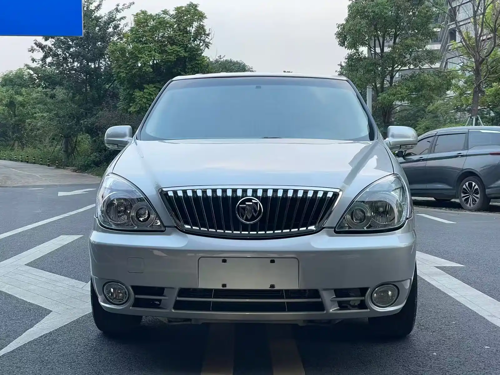 Фото 2 - Buick GL8