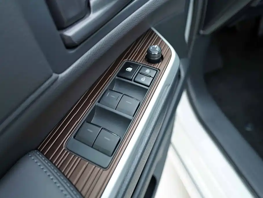 Toyota Granvia 2026 2026 Model 2.5L Hybrid Luxury Edition