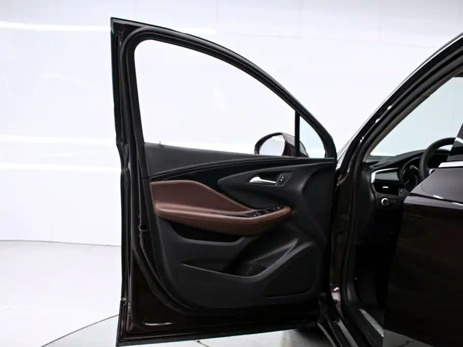 Photo 12 - Buick Envision Plus