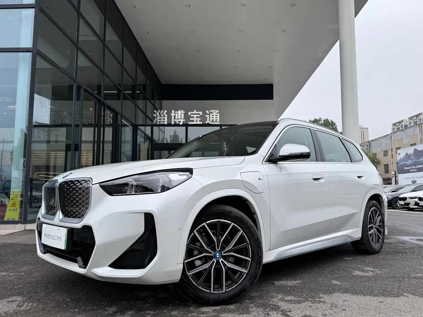 BMW iX1 2023 eDrive25L M Sport Package фото 2