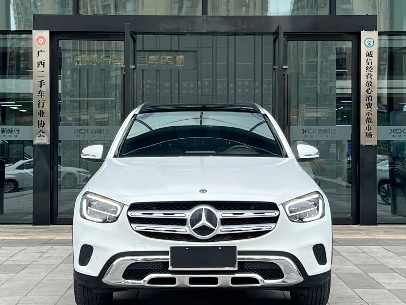 Mercedes-Benz GLC 2021 GLC 260 L 4MATIC Sporty фото 2