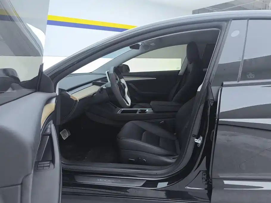 Фото 9 - Tesla Model 3